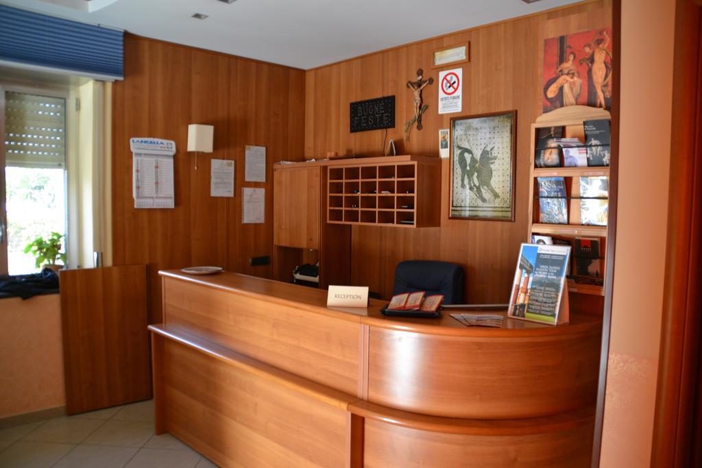 Central Room Fortuna Pompeia Exterior foto